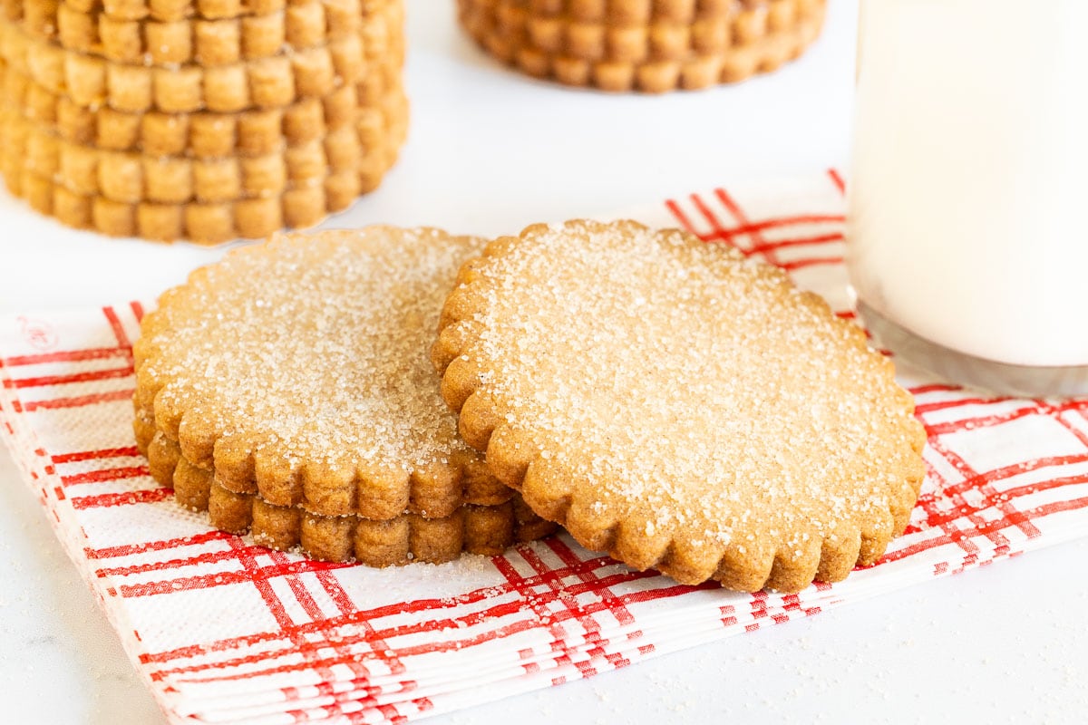 Rollover Biscuit Treat