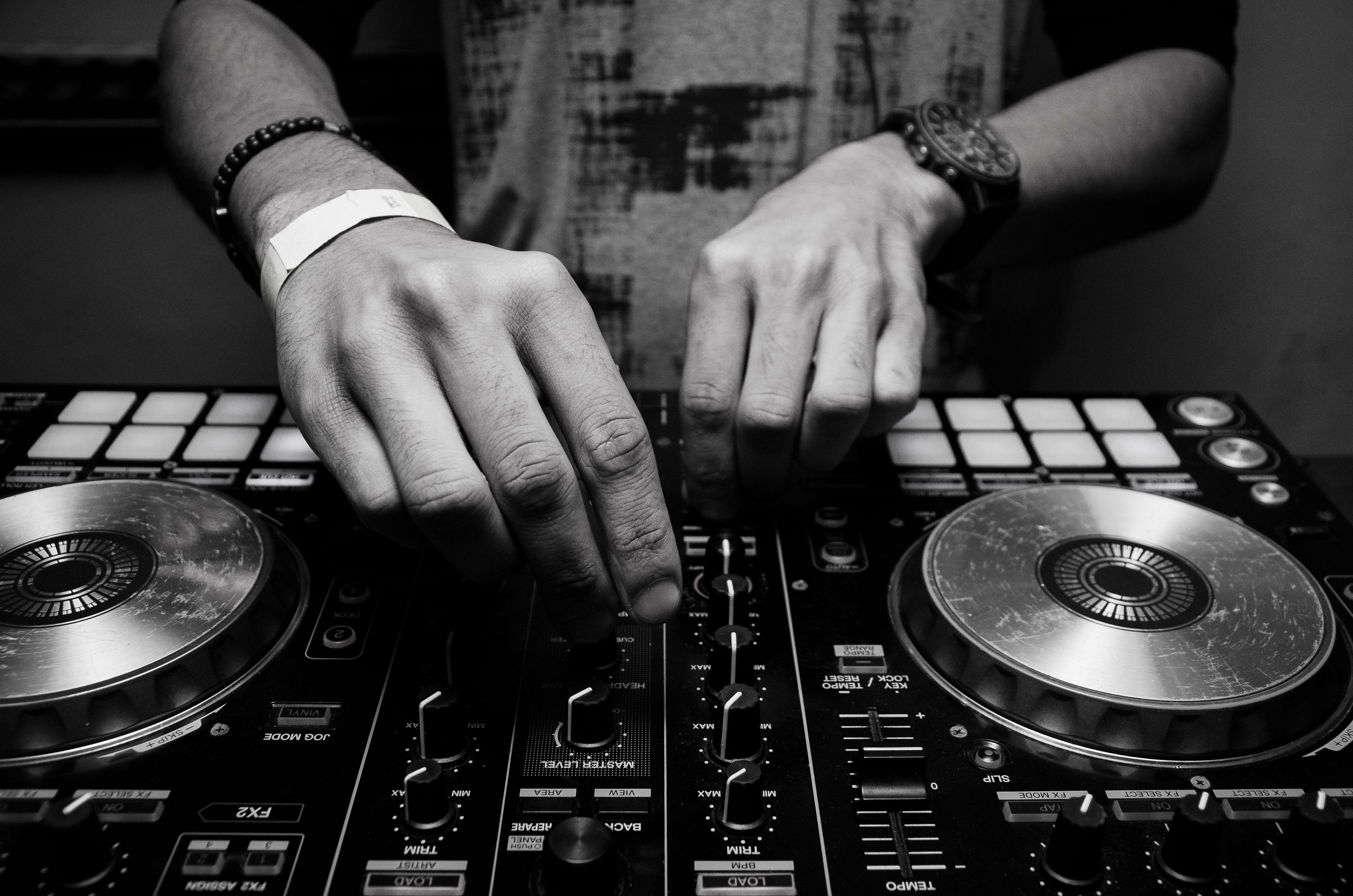 gray DJ